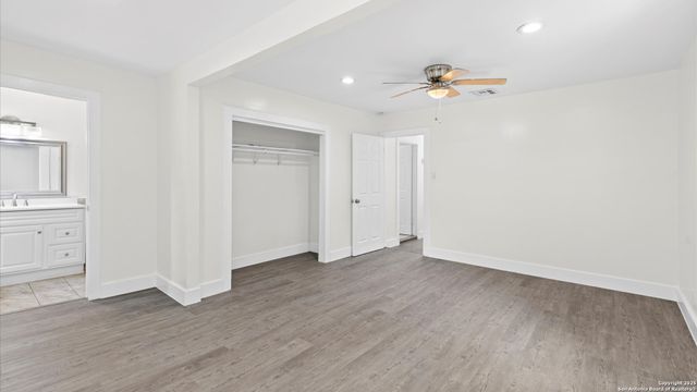 646 Ellor Dr, San Antonio, TX 78228