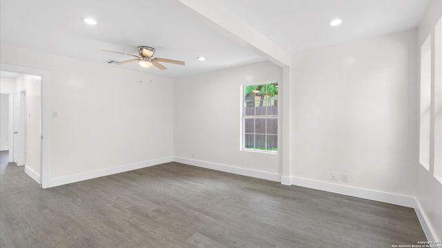 646 Ellor Dr, San Antonio, TX 78228