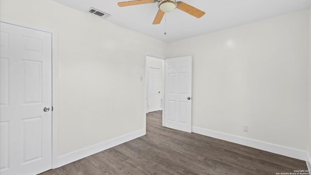646 Ellor Dr, San Antonio, TX 78228