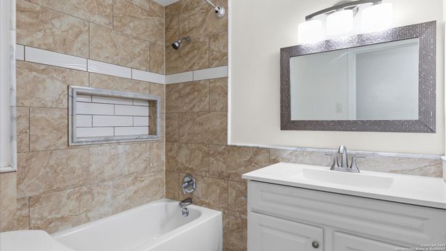 646 Ellor Dr, San Antonio, TX 78228