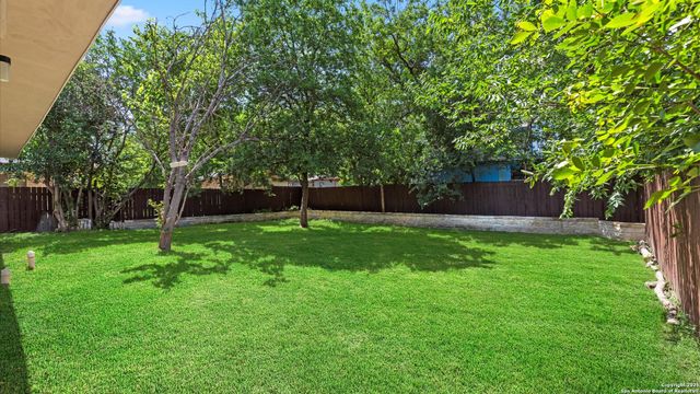 646 Ellor Dr, San Antonio, TX 78228