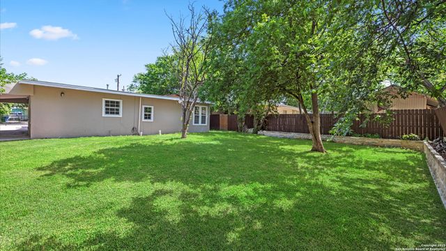 646 Ellor Dr, San Antonio, TX 78228