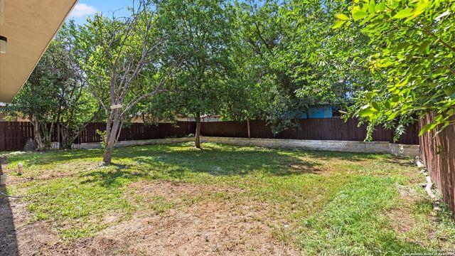 646 Ellor Dr, San Antonio, TX 78228