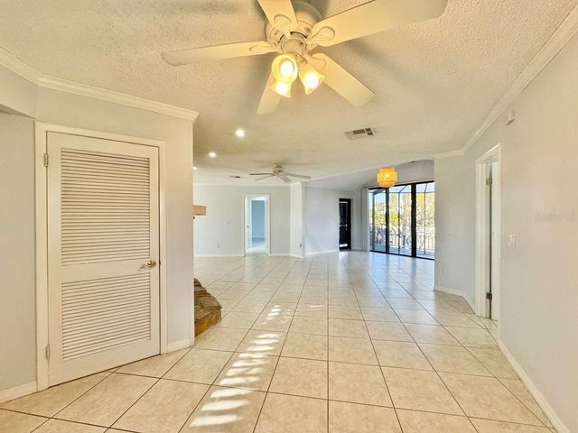 4112 BEACH DRIVE SE, St Petersburg, FL 33705