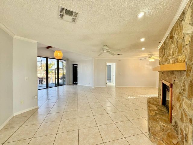 4112 BEACH DRIVE SE, St Petersburg, FL 33705