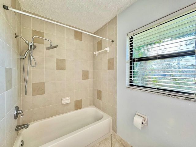 4112 BEACH DRIVE SE, St Petersburg, FL 33705