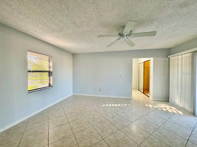 4112 BEACH DRIVE SE, St Petersburg, FL 33705