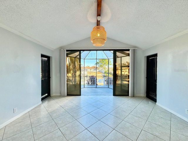 4112 BEACH DRIVE SE, St Petersburg, FL 33705