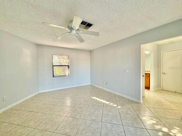 4112 BEACH DRIVE SE, St Petersburg, FL 33705