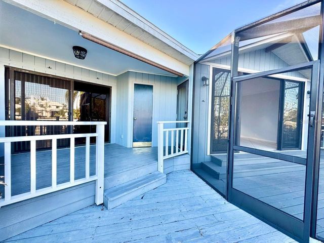 4112 BEACH DRIVE SE, St Petersburg, FL 33705