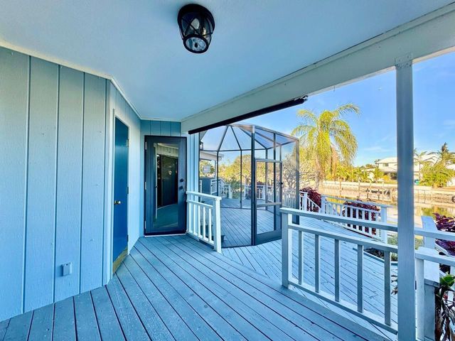 4112 BEACH DRIVE SE, St Petersburg, FL 33705