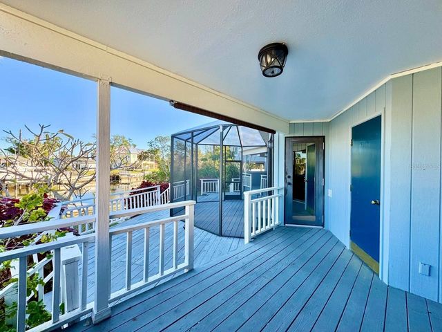 4112 BEACH DRIVE SE, St Petersburg, FL 33705