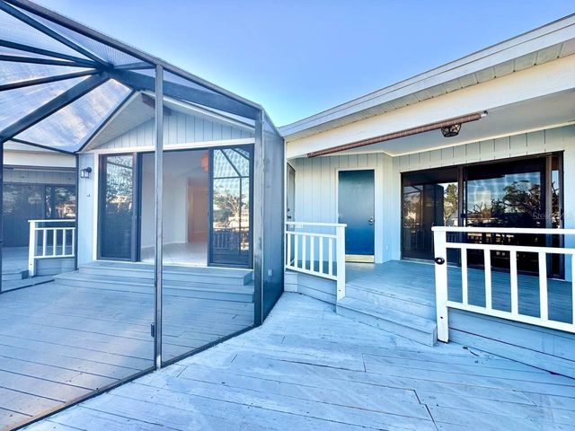 4112 BEACH DRIVE SE, St Petersburg, FL 33705