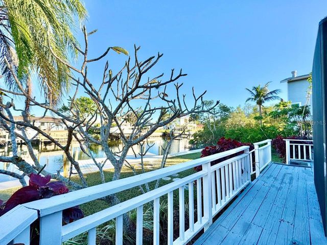 4112 BEACH DRIVE SE, St Petersburg, FL 33705