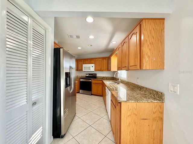 4112 BEACH DRIVE SE, St Petersburg, FL 33705