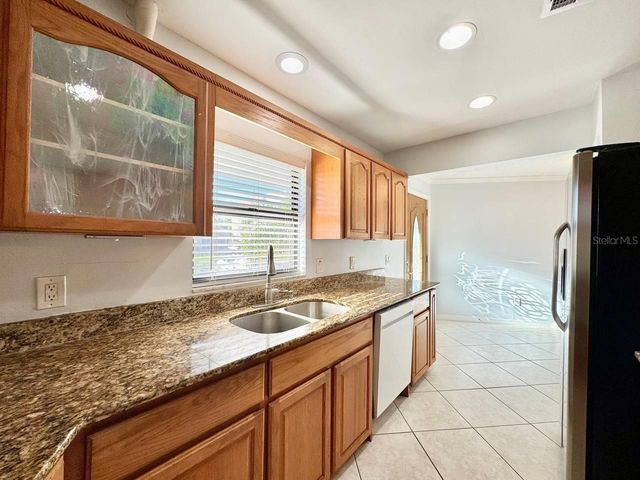 4112 BEACH DRIVE SE, St Petersburg, FL 33705