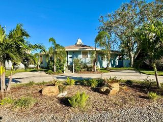4112 BEACH DRIVE SE, St Petersburg, FL 33705