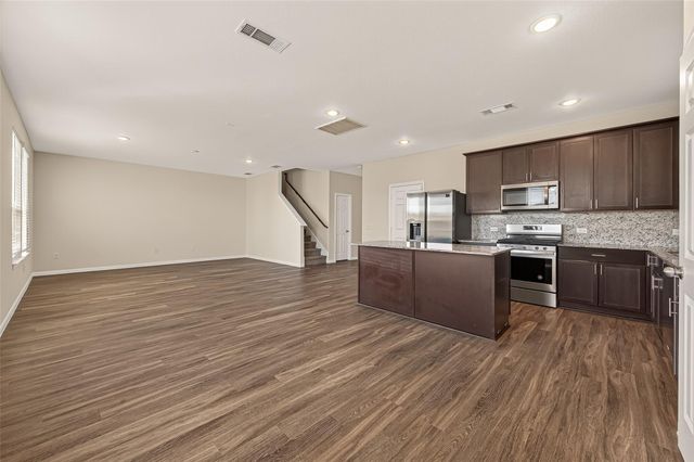 7202 Hobby Wind Ridge Drive, Houston, TX 77075