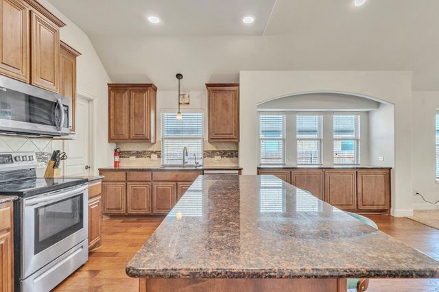 512 Strait Lane, Waxahachie, TX 75165