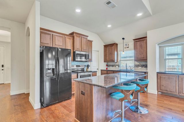 512 Strait Lane, Waxahachie, TX 75165