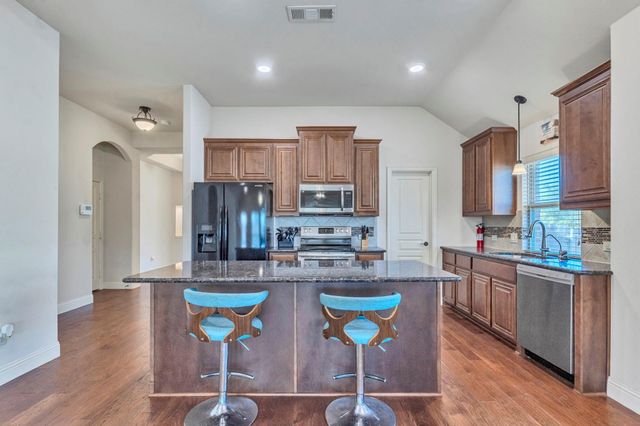 512 Strait Lane, Waxahachie, TX 75165