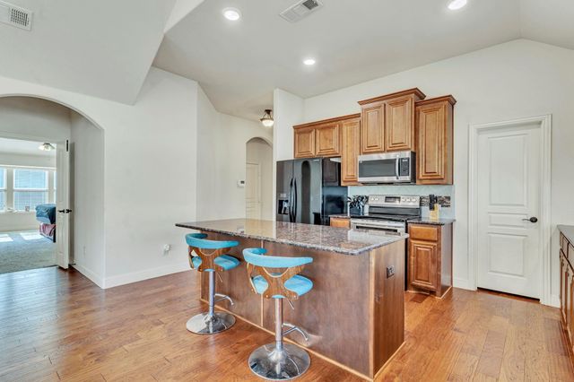 512 Strait Lane, Waxahachie, TX 75165