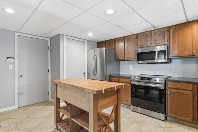 35 Heyden Road, Troy, NY 12180