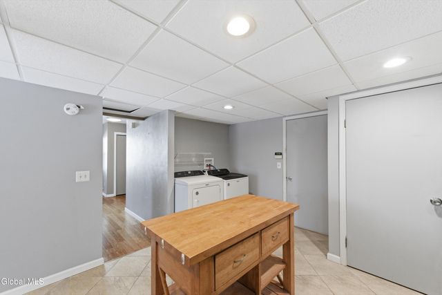 35 Heyden Road, Troy, NY 12180