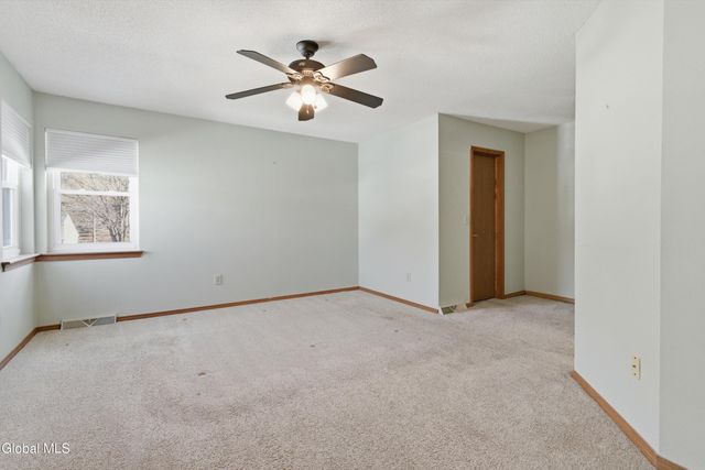 35 Heyden Road, Troy, NY 12180