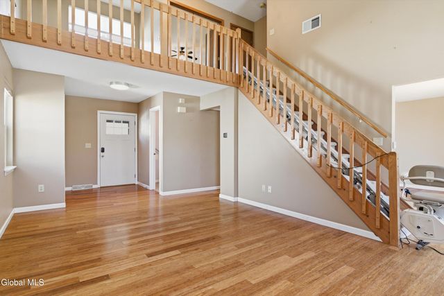 35 Heyden Road, Troy, NY 12180