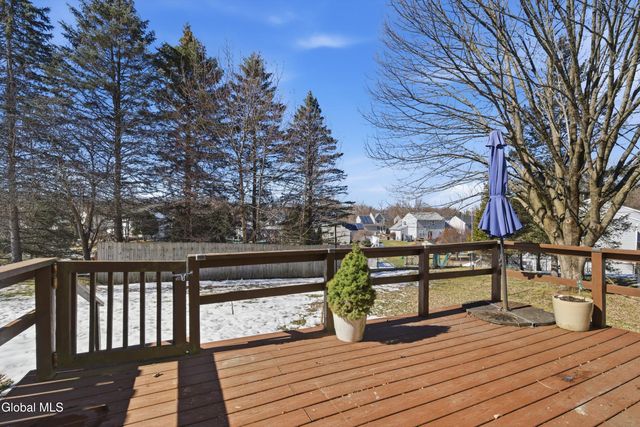 35 Heyden Road, Troy, NY 12180