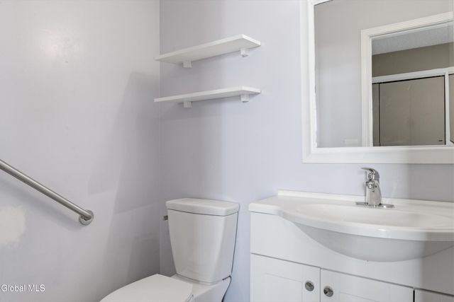 35 Heyden Road, Troy, NY 12180