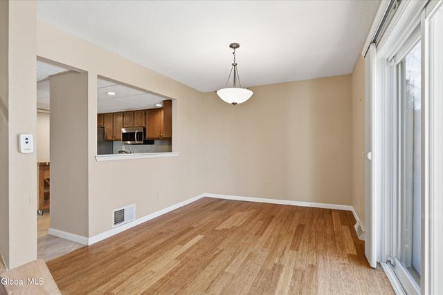 35 Heyden Road, Troy, NY 12180