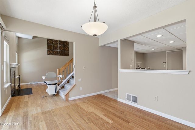 35 Heyden Road, Troy, NY 12180