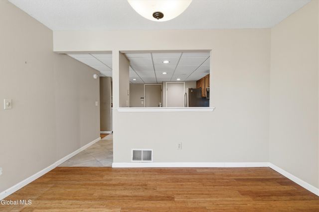 35 Heyden Road, Troy, NY 12180