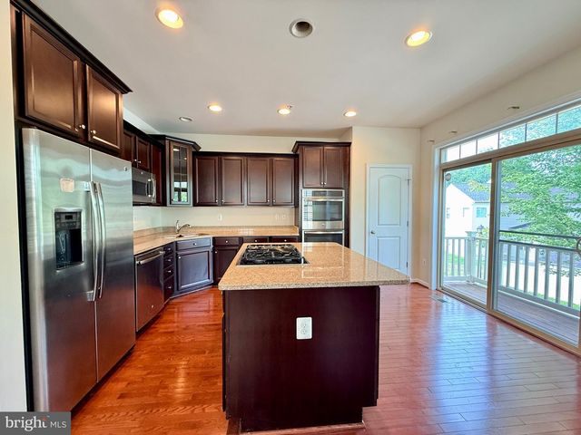 8912 TOWER PL, Lanham, MD 20706