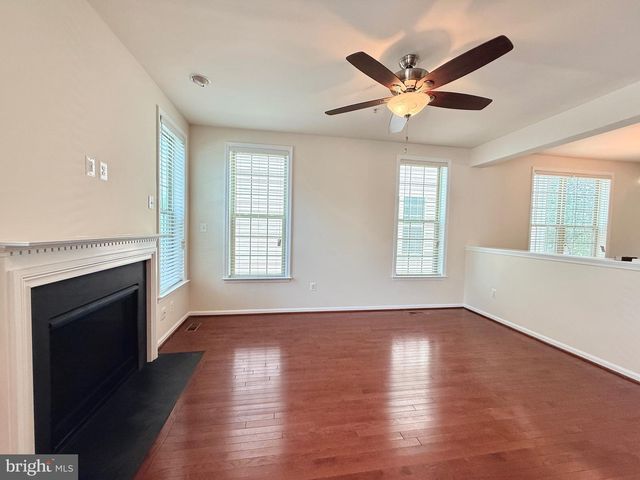 8912 TOWER PL, Lanham, MD 20706