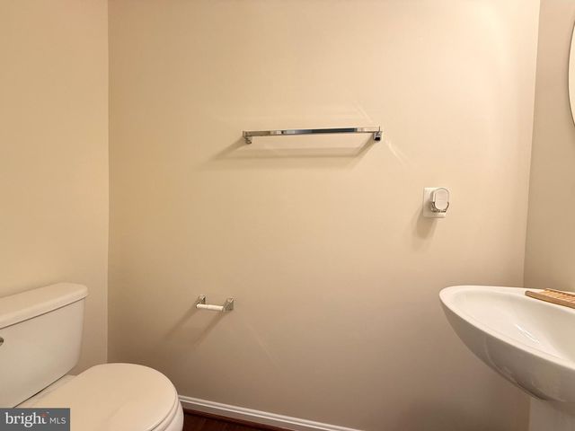 8912 TOWER PL, Lanham, MD 20706