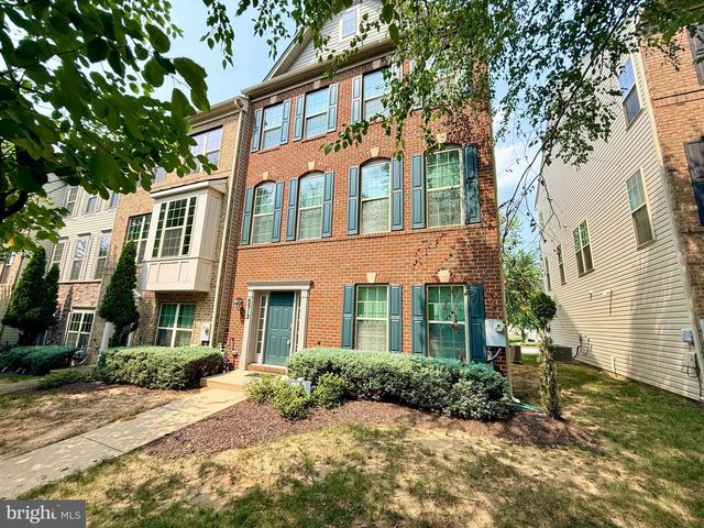 8912 TOWER PL, Lanham, MD 20706