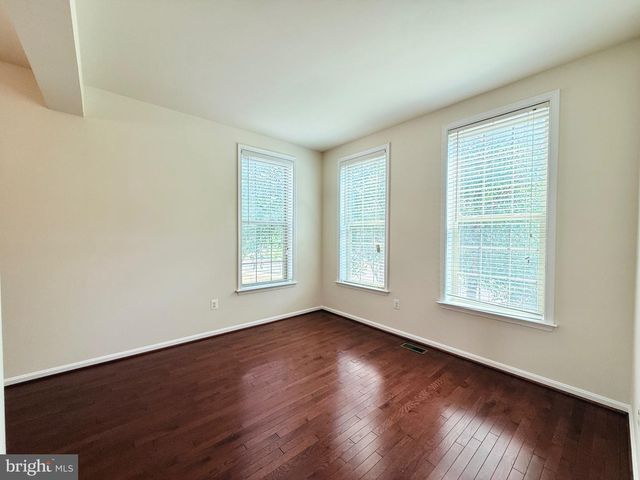 8912 TOWER PL, Lanham, MD 20706