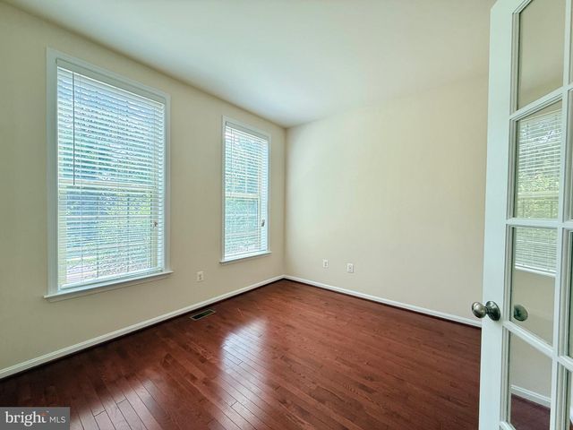 8912 TOWER PL, Lanham, MD 20706