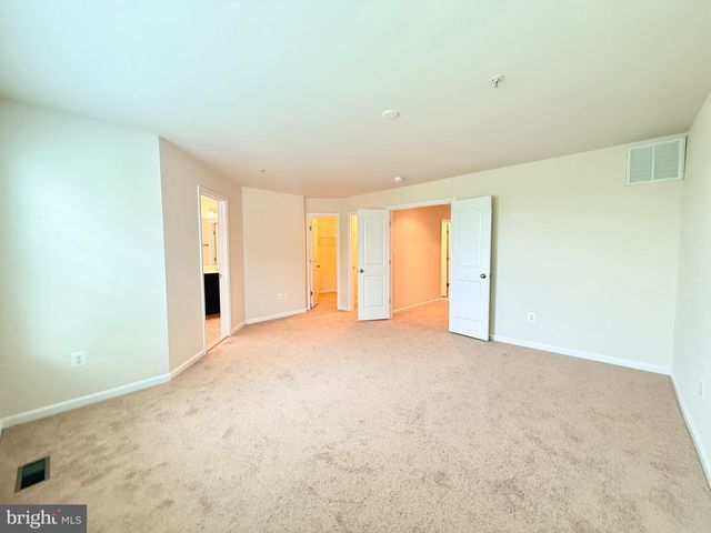 8912 TOWER PL, Lanham, MD 20706