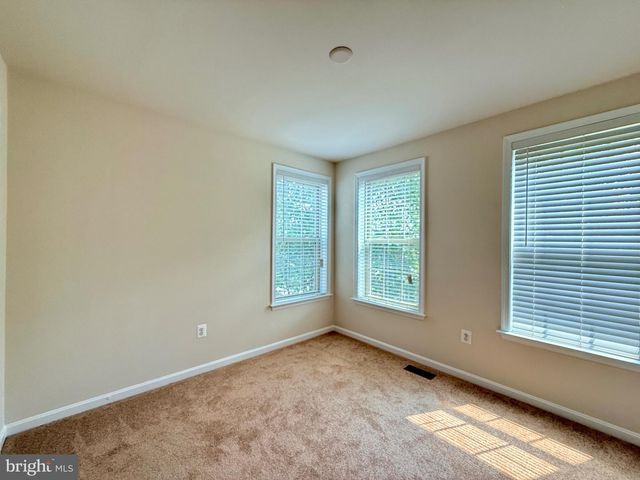 8912 TOWER PL, Lanham, MD 20706