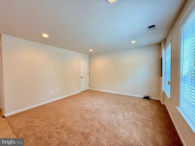 8912 TOWER PL, Lanham, MD 20706