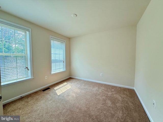 8912 TOWER PL, Lanham, MD 20706