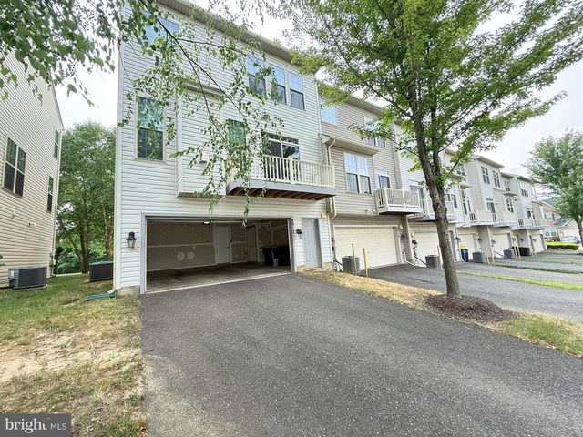 8912 TOWER PL, Lanham, MD 20706