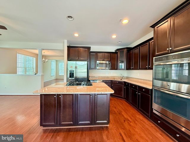 8912 TOWER PL, Lanham, MD 20706