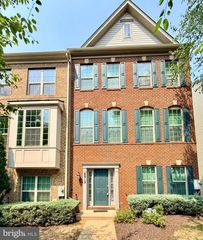 8912 TOWER PL, Lanham, MD 20706