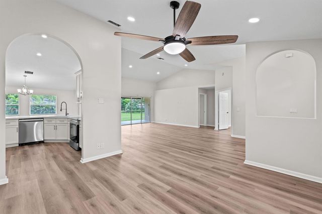 17104 76th Street N, Loxahatchee, FL 33470