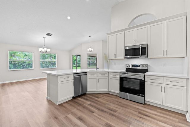 17104 76th Street N, Loxahatchee, FL 33470